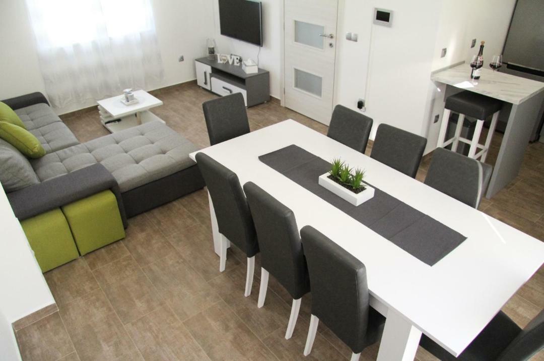Apartman Ivana Biograd Na Moru Exterior foto