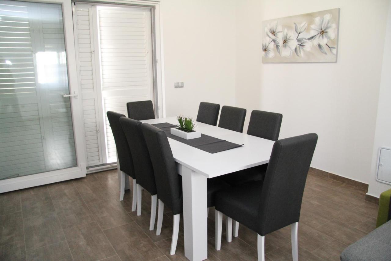 Apartman Ivana Biograd Na Moru Exterior foto