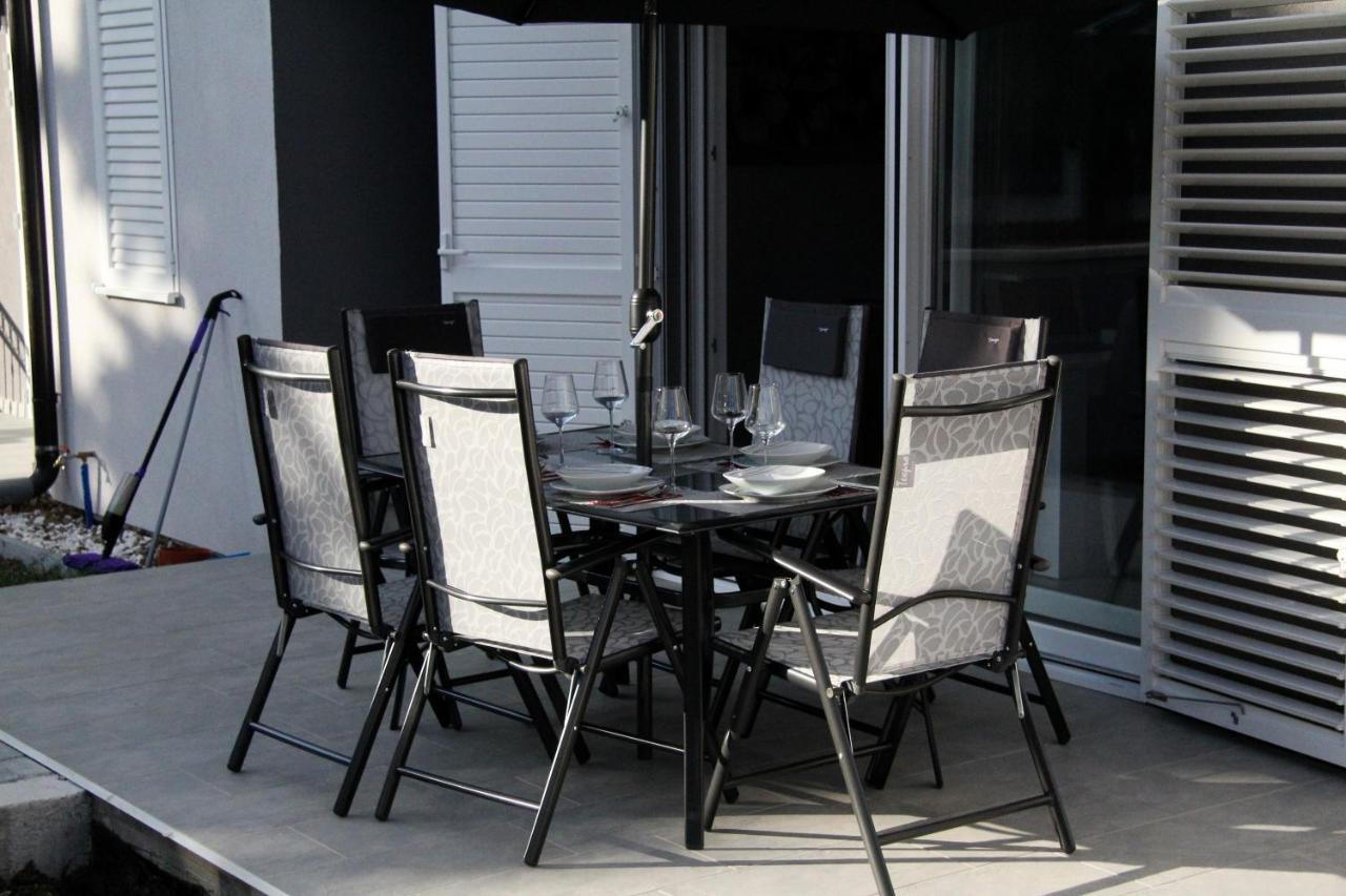 Apartman Ivana Biograd Na Moru Exterior foto